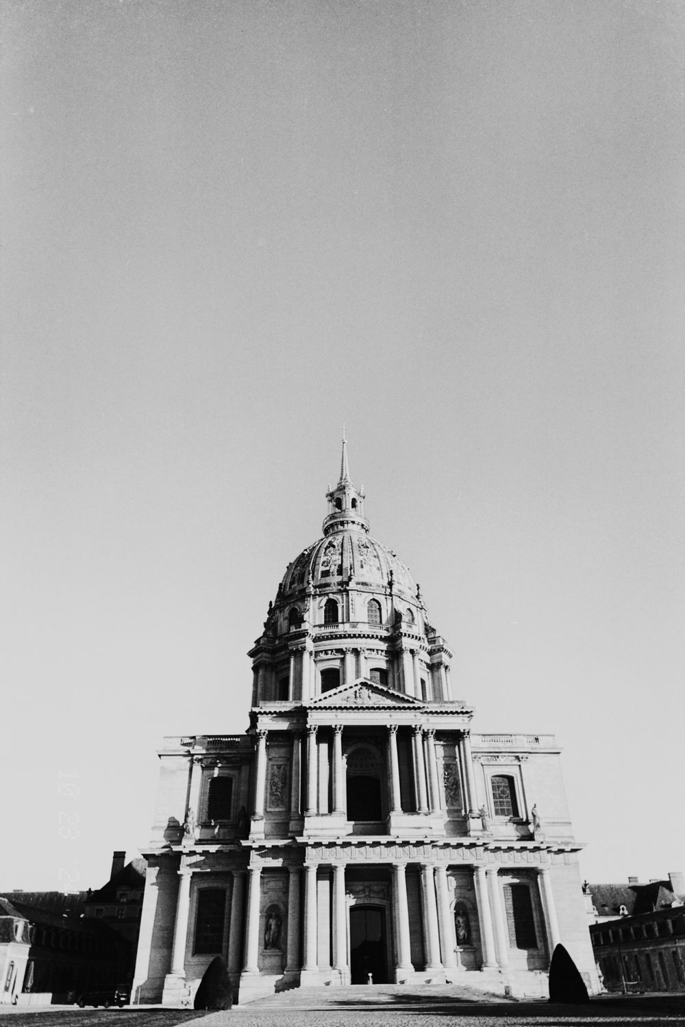 black and white photograph of europe in France, Paris, by Stuart Singleton