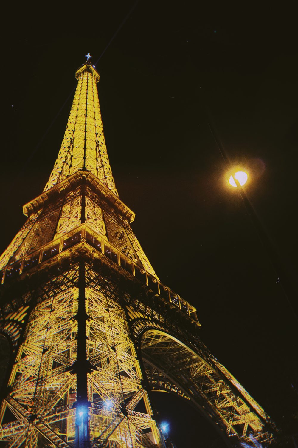 photograph of europe in Paris, France, by Stuart Singleton