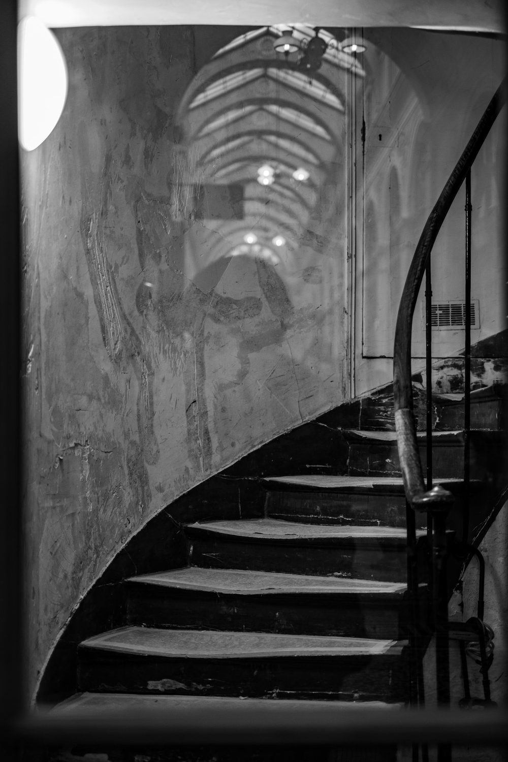 black and white photograph of europe in Paris, France, by Stuart Singleton